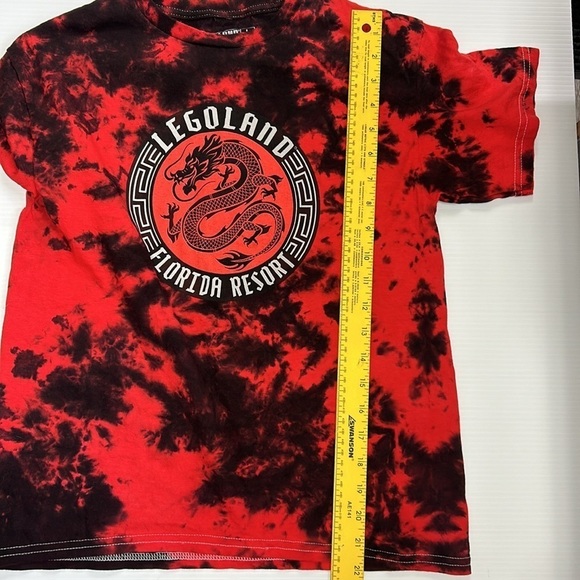 Legoland Florida Resort Tye Dyed T-Shirt Size Large EUC 100% Cotton‎ Red/Black - Picture 7 of 7